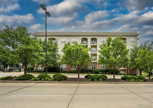 1270-strassner-dr-3202-brentwood-mo-63144/hzid_34dc31ad