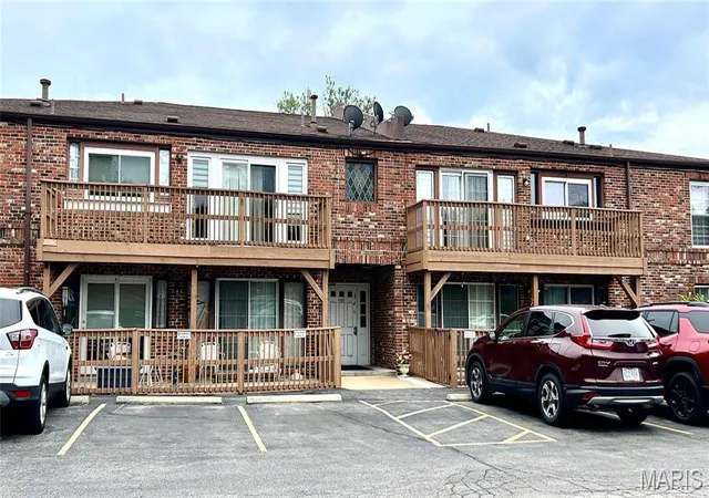 4290-chateau-de-ville-dr-c-st-louis-mo-63129/hzid_2de44545