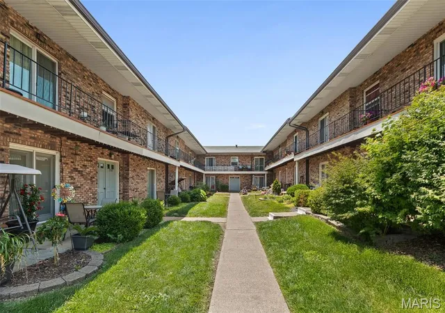 6934-colonial-woods-dr-89-saint-louis-mo-63129/hzid_1f17d0d5