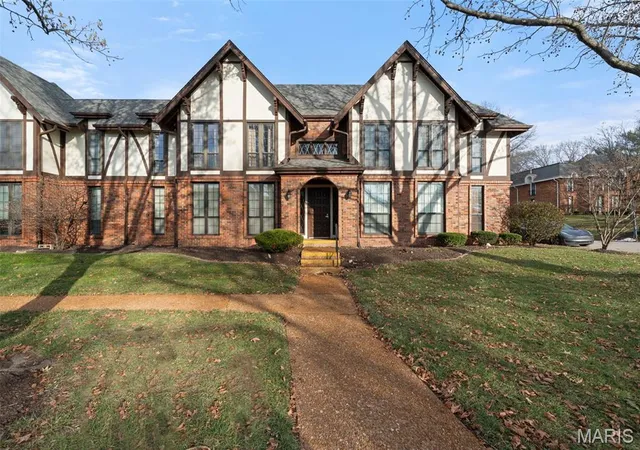 917-claytonbrook-dr-3-ballwin-mo-63011/hzid_5f22eecf