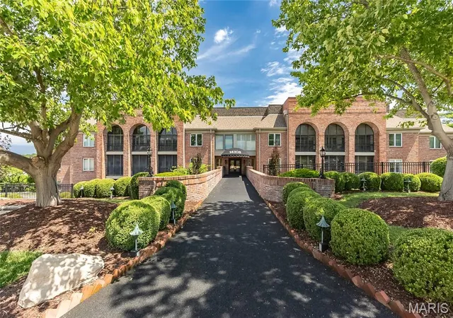 14308-conway-meadows-ct-201-chesterfield-mo-63017/hzid_c17e212e