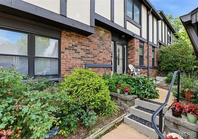 13178-royal-pines-dr-3-maryland-heights-mo-63146/hzid_27bc9481