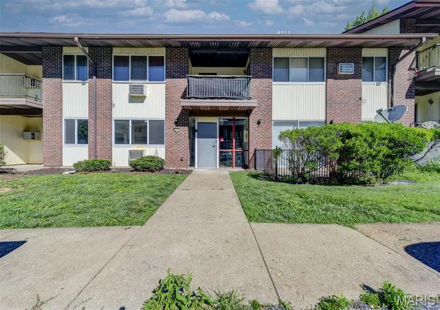 7727-hazelcrest-dr-a-hazelwood-mo-63042/hzid_eab3dc03