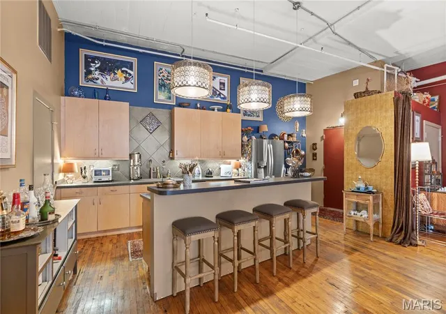 1010-saint-charles-st-701-st-louis-mo-63101/hzid_9648091f