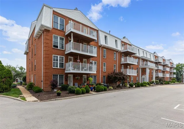 14443-bantry-ln-33-chesterfield-mo-63017/hzid_ec32a922