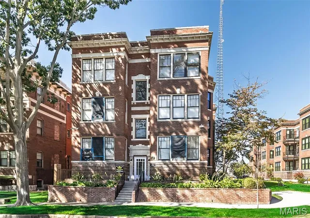 527-clara-ave-1a-saint-louis-mo-63112/hzid_3e1d3614