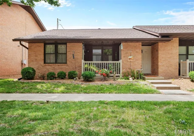 1314-pine-st-1-highland-il-62249/hzid_67a78dc3