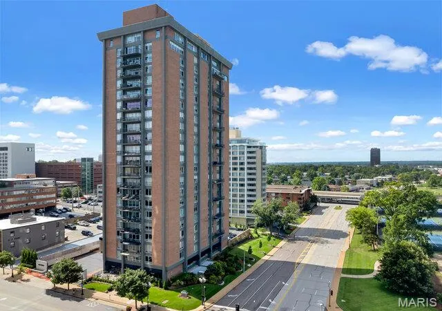 200-s-brentwood-blvd-s-14c-clayton-mo-63105/hzid_31971bc9
