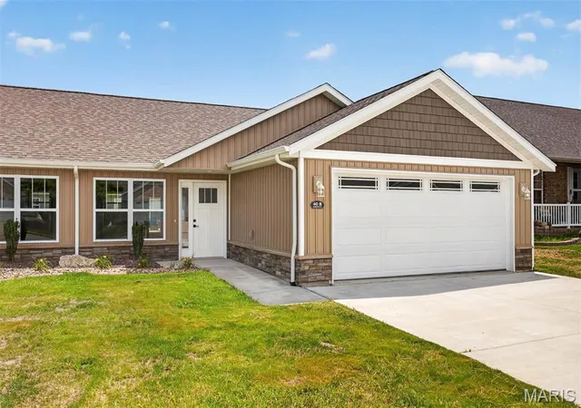 40-auburn-ct-b-highland-il-62249/hzid_db6c5fa0