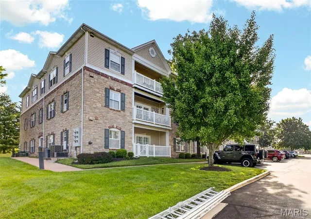 5-monarch-trace-ct-208-chesterfield-mo-63017/hzid_c833b7bf
