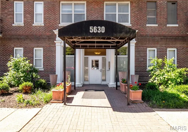 5630-pershing-ave-54-st-louis-mo-63112/hzid_58af1367
