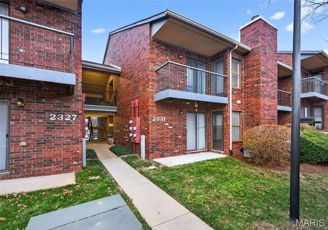 2331-kratky-rd-e-st-louis-mo-63114/hzid_8d9b9175