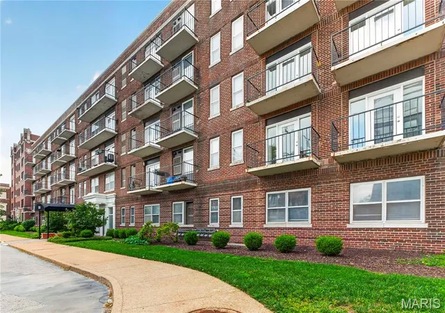 5630-pershing-ave-50-st-louis-mo-63112/hzid_d700926e
