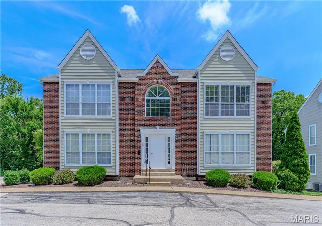 1332-highland-oaks-dr-d-ballwin-mo-63021/hzid_6b5396bb