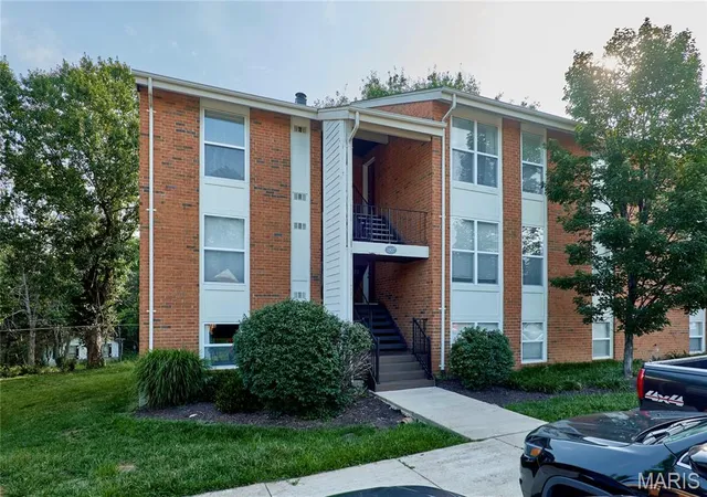 1937-greenpoint-dr-304-kirkwood-mo-63122/hzid_b454a944