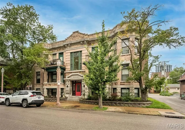 19-n-taylor-ave-2n-st-louis-mo-63108/hzid_0c7d8a4b