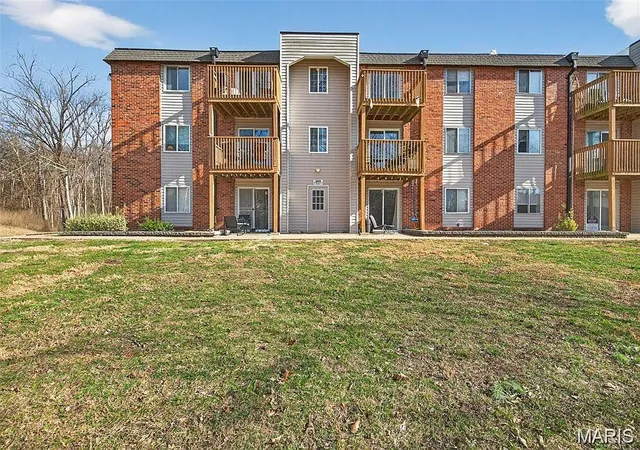 2844-blackforest-dr-f-oakville-mo-63129/hzid_b7669843