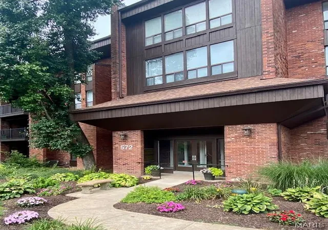 572-coeur-de-royale-dr-301-creve-coeur-mo-63141/hzid_ad3bf418