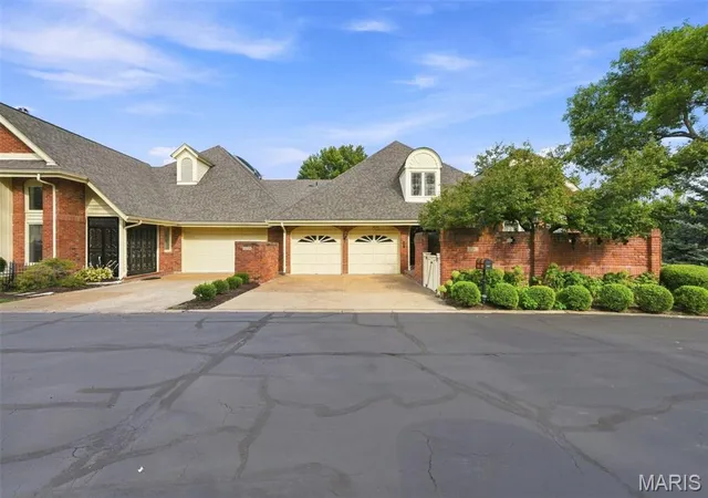2252-croydon-walk-saint-louis-mo-63131/hzid_9902f995