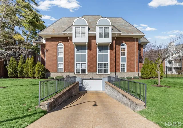 4235-w-pine-blvd-3-st-louis-mo-63108/hzid_34b210c3
