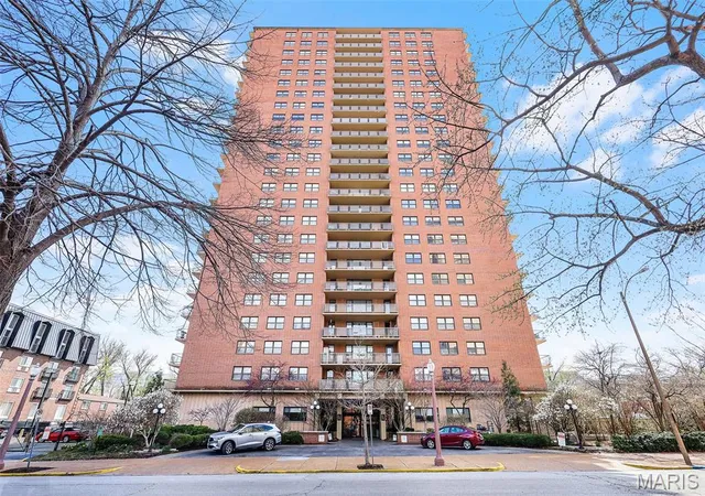 4466-w-pine-blvd-2f-st-louis-mo-63108/hzid_2e5b96bc