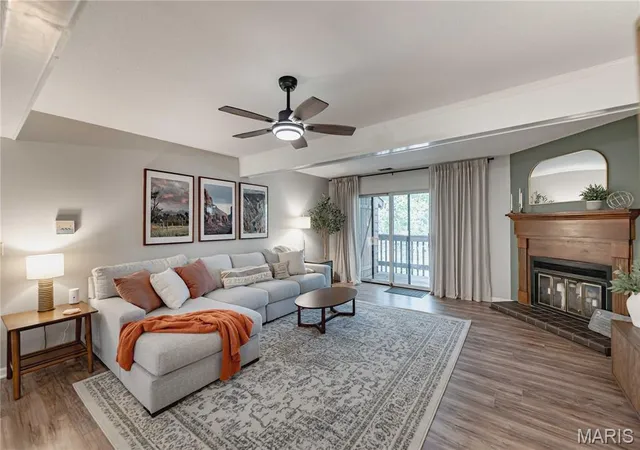 15026-baxter-village-dr-e-chesterfield-mo-63017/hzid_1a1cc15c
