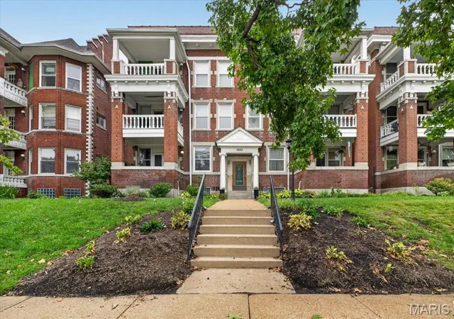 5553-waterman-blvd-3e-saint-louis-mo-63112/hzid_ce10888a
