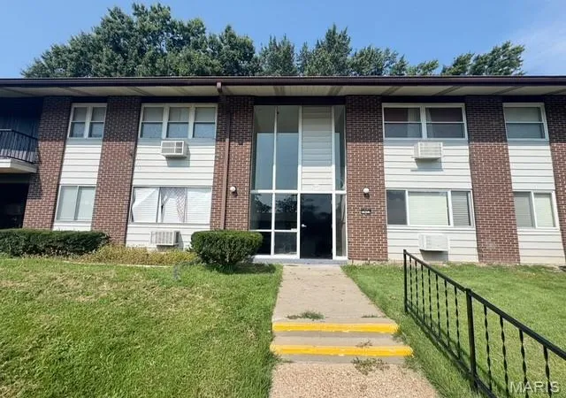 7423-sieloff-dr-d-hazelwood-mo-63042/hzid_fcc648b4