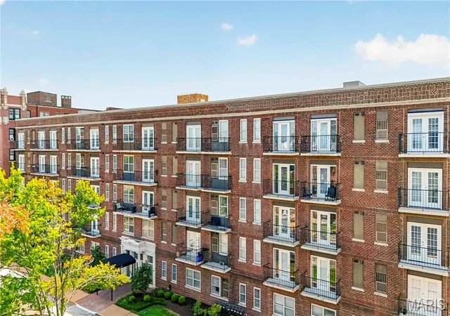 5630-pershing-ave-37-st-louis-mo-63112/hzid_d37c2793