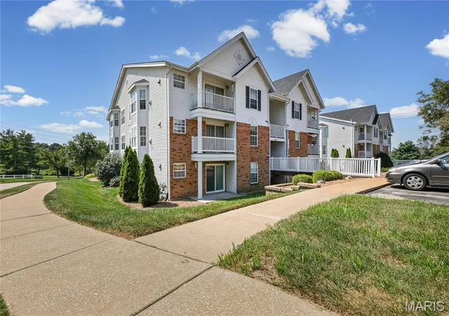 1209-woodland-point-dr-b-st-louis-mo-63146/hzid_1ad075f7