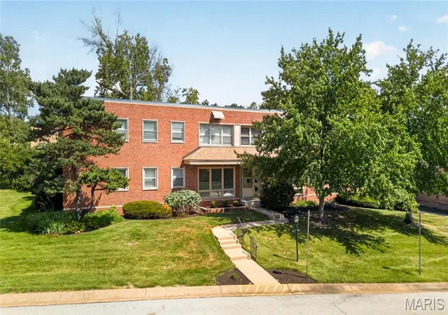 5-delcrest-ct-101-saint-louis-mo-63124/hzid_9631f51a