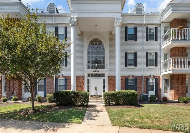 2335-manor-grv-dr-10-chesterfield-mo-63017/hzid_148215c3