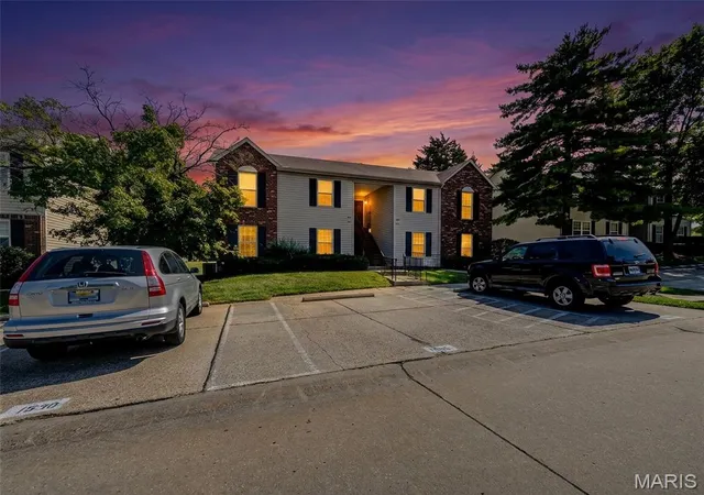 1524-surrey-ln-d-saint-peters-mo-63304/hzid_7dbde42e