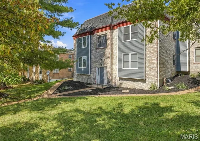 10003-willdan-dr-saint-louis-mo-63123/hzid_1d52a35f