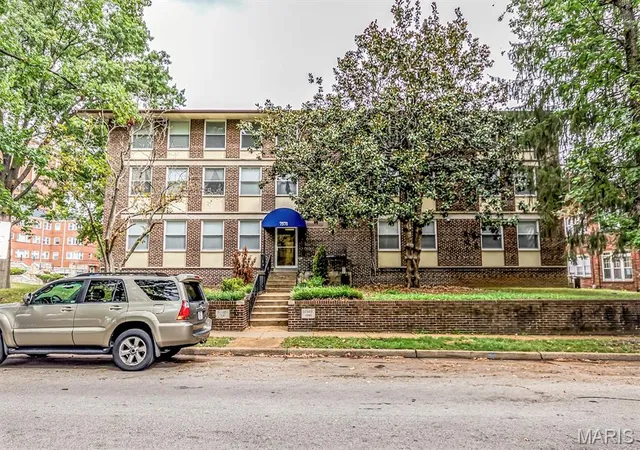 7571-wellington-saint-louis-mo-63105/hzid_9e1d1b68