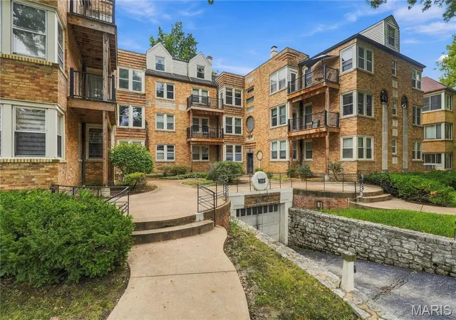 7536-york-dr-2b-saint-louis-mo-63105/hzid_15d78343
