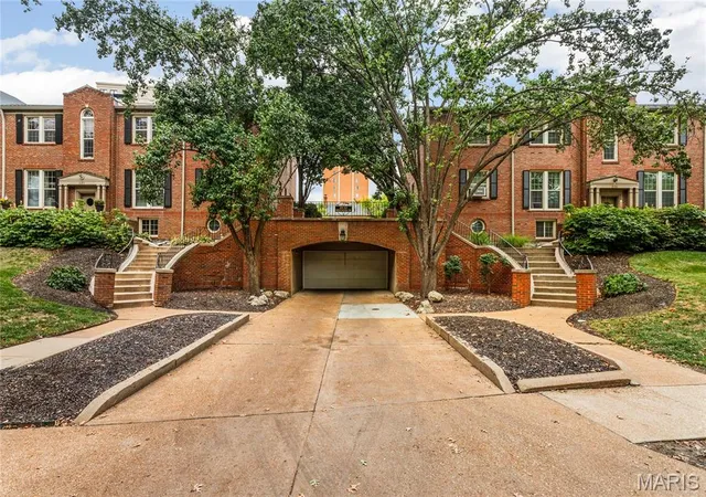 827-westwood-dr-3e-saint-louis-mo-63105/hzid_9a4745a8