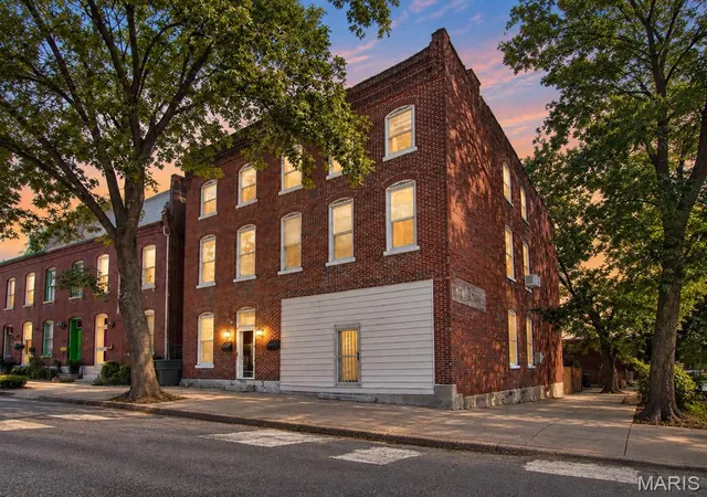 1301-shenandoah-ave-saint-louis-mo-63104/hzid_99afcc8c