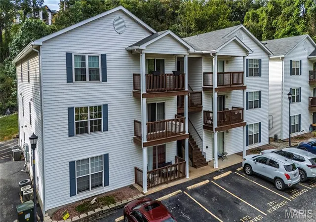 10-eagle-rock-cvs-103-valley-park-mo-63088/hzid_84378f25