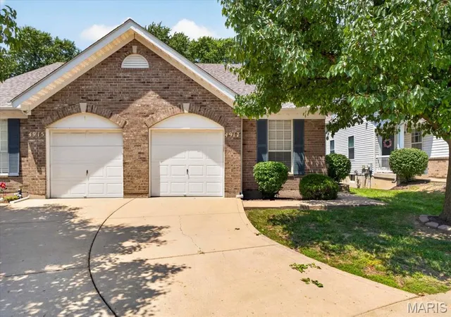 4917-hurstborough-ct-hazelwood-mo-63042/hzid_4d6bf6e6