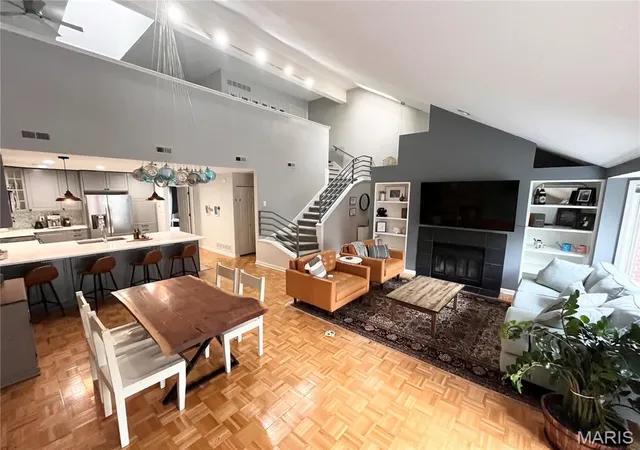4453-w-pine-blvd-10-saint-louis-mo-63108/hzid_9fc0b473