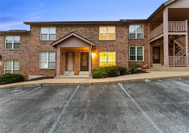 2428-silkwood-dr-saint-louis-mo-63114/hzid_e5ac3953