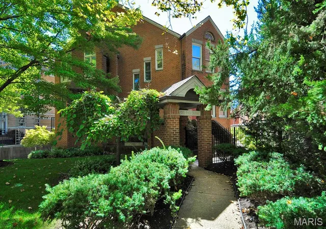 4520-w-pine-blvd-8-saint-louis-mo-63108/hzid_c2bd12b2