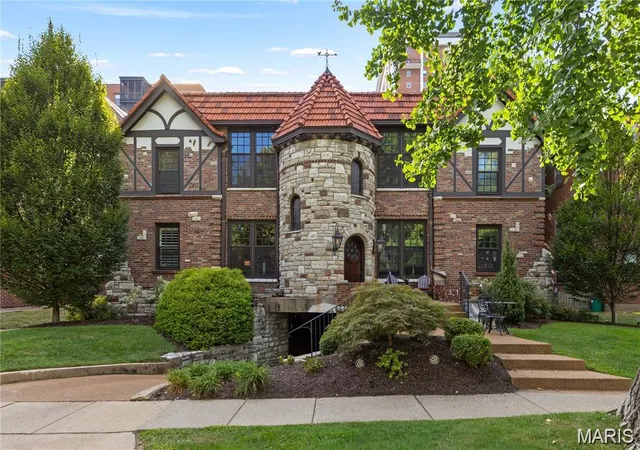 731-westwood-1n-saint-louis-mo-63105/hzid_7829c9b8