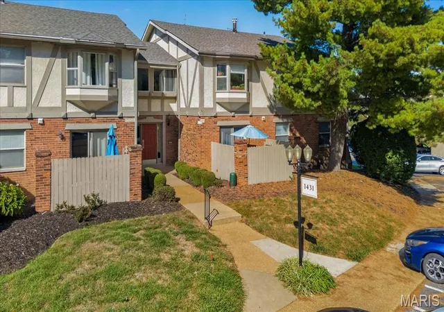 1431-willow-brk-cvs-3-saint-louis-mo-63146/hzid_d2a17216