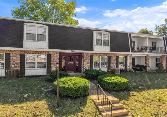 1722-herault-pl-b-st-louis-mo-63125/hzid_e646d678