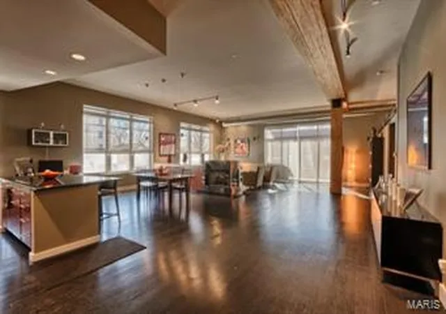 6340-clayton-rd-101-richmond-heights-mo-63117/hzid_5ae50ef7