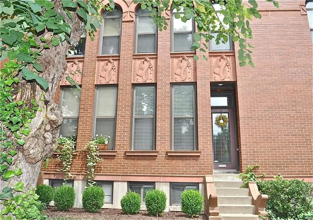 4343-laclede-ave-c-st-louis-mo-63108/hzid_a8ee6d5f