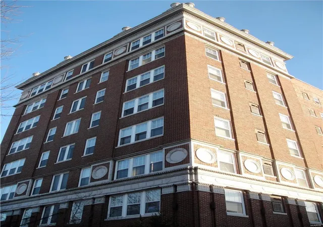 5330 Pershing