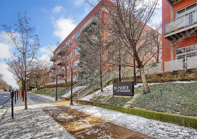 6340-clayton-rd-105-st-louis-mo-63117/hzid_7e408f4c